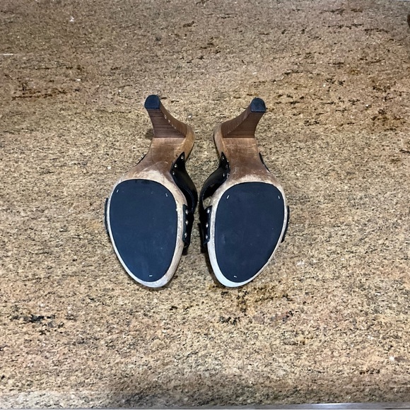 Michael Kors Black Leather Criss Cross Open Toed Mule with Wooden Sole Sz 8.5M - Picture 6 of 6